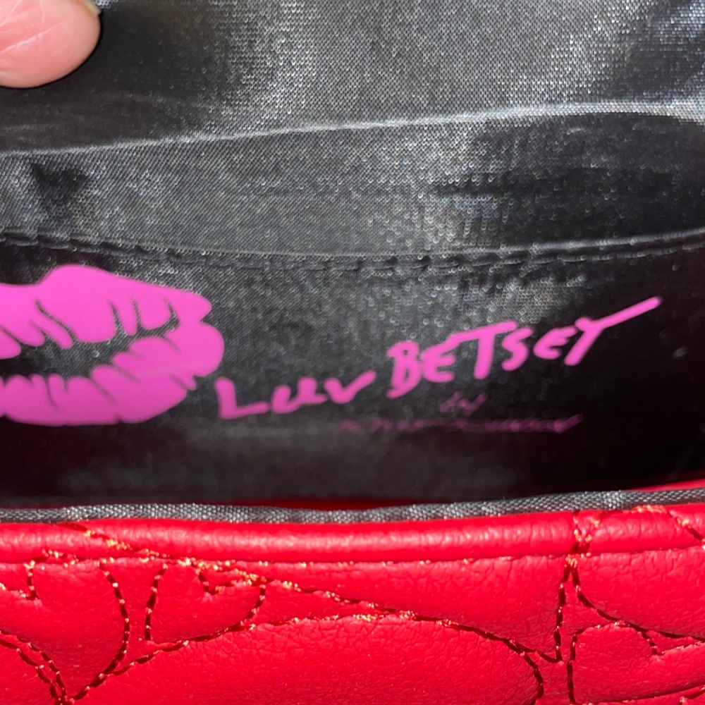 Luv Betsy Betsy Johnson Red Quilted Heart Top-Handle Crossbody Bag 5x7x3 - Picture 4 of 8